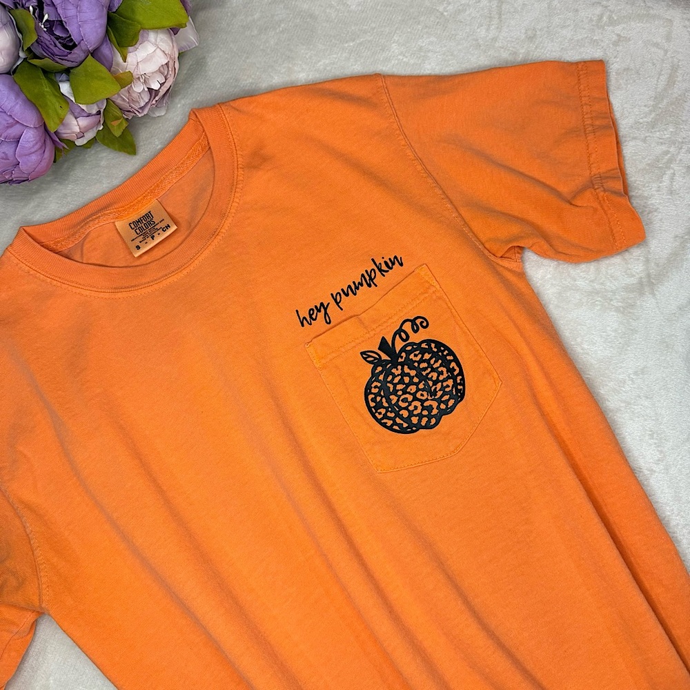 Comfort Colors Hey Pumpkin Graphic T-shirt